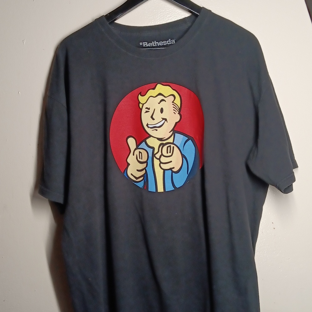 Fallout vault boy t-shirt